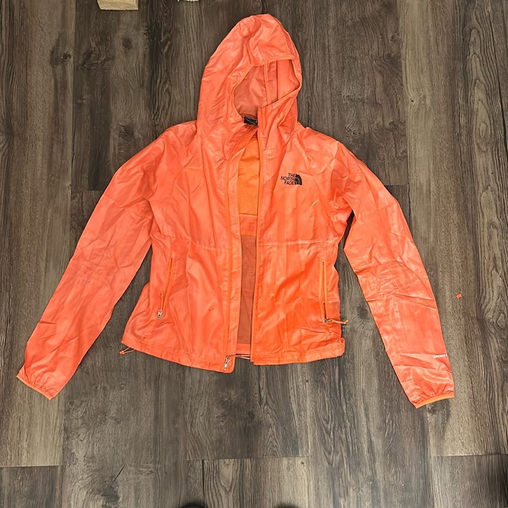 Women’s Northface windbreaker